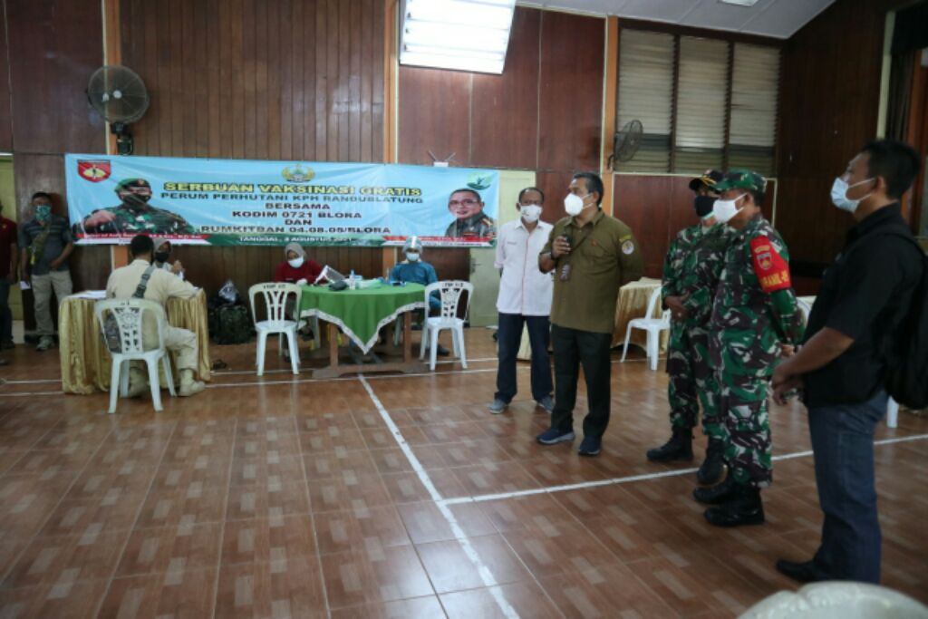 Perhutani Randublatung gelar vaksinasi covid-19